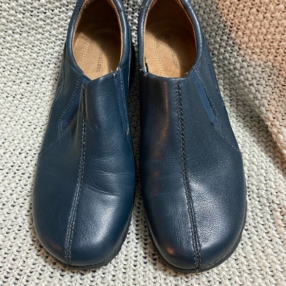 Naturalizer Loafers, Size 8 - Picture 2 of 4